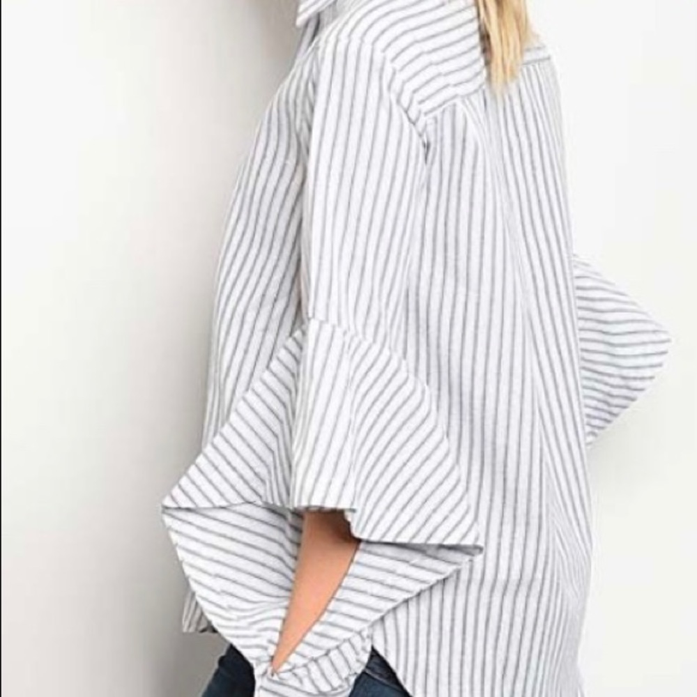Ruffle-sleeve top